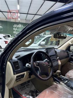 تۆیۆتا لاند کروزەر